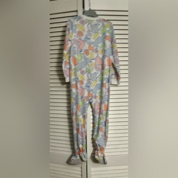 2 Kids Footie Pajama’s - Picture 5 of 6